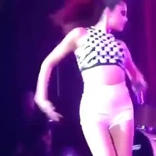 Selena Gomez sexy dance