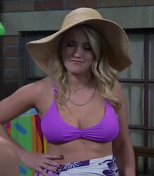 Emily Osment - Young & Hungry