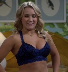 Emily Osment - Young & Hungry