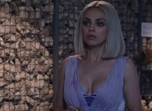 Mila Kunis overpowered in LowCut dress - [The spy who dumped me]