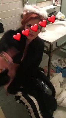 Bella Thorne proudly films herself using the toilet