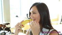 Holly Michaels performs fruity fellatio
